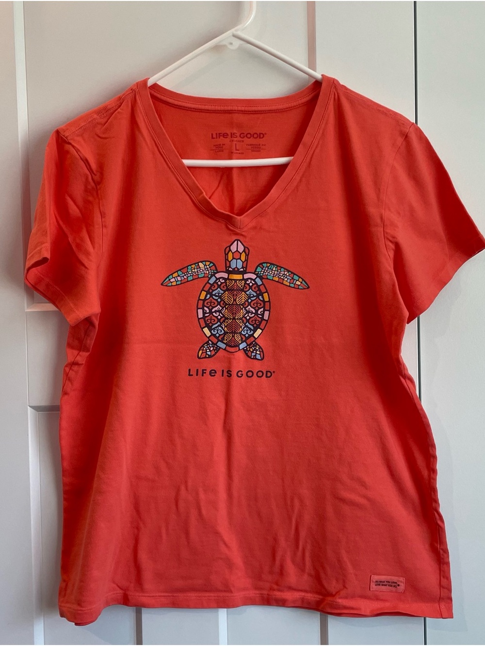 Life Is Good Coral Short Sleeve V-Neck Tee with Colorful Turtle